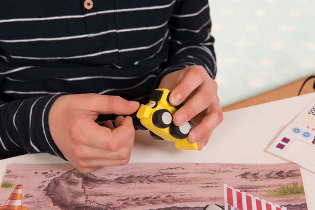 FIMO kleiset Bouw voertuigen - voertuig wordt gemaakt